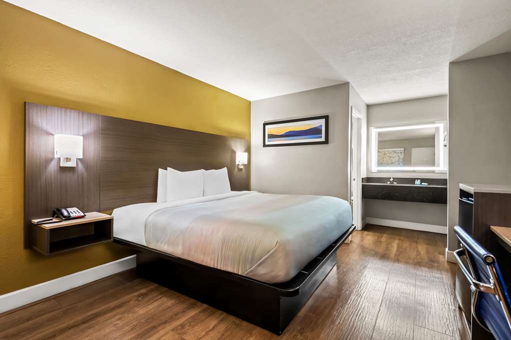 Quality Inn near Blue Spring - photo 10