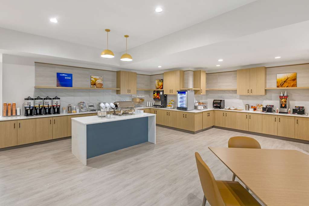 Comfort Inn & Suites Verona at Turning Stone Resort Casino - photo 41