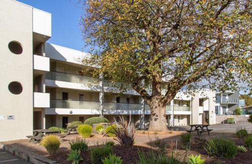 The Waves Oasis in Cowes, Australia