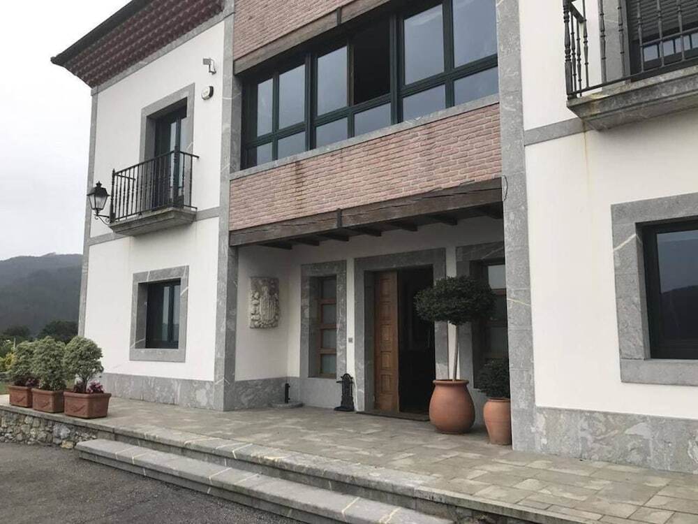 Hotel Reina Adosinda in Pravia, Spain