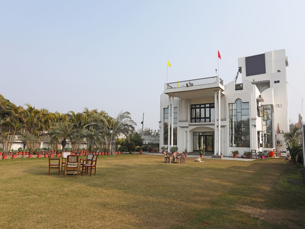 OYO 11538 Shree Kanha Shyam Hotel & Banquet in Bareilly, India