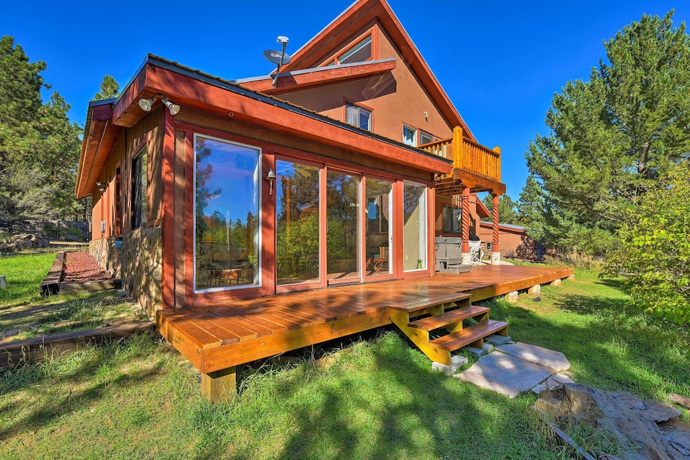 Angel Fire Mountain Cabin with Hot Tub And Sauna — 4-Star Luxury Hotel in Angel Fire, United States