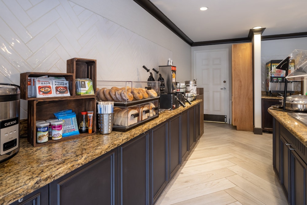 Staybridge Suites Columbus Dublin - photo 43