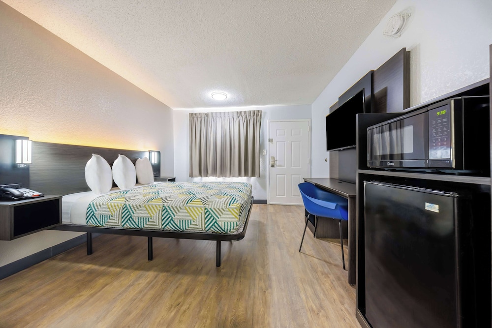 Motel6 Fort Worth TX East - photo 13