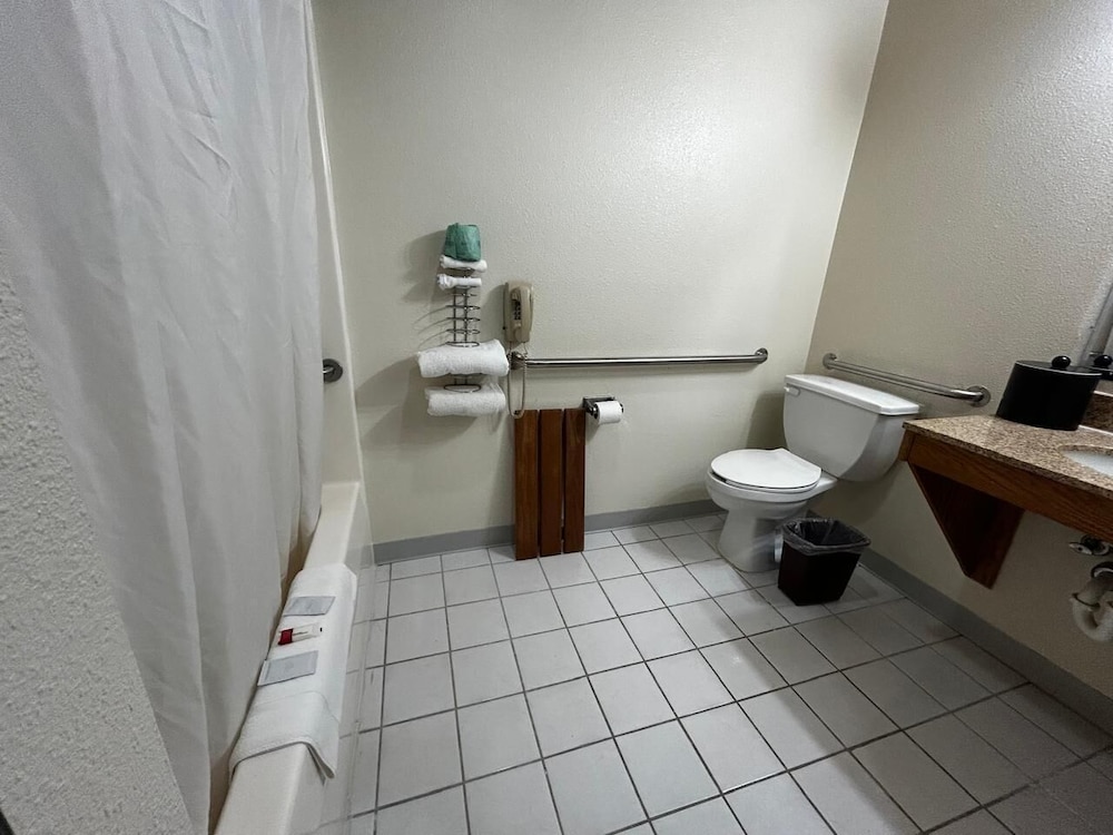 Oyo West Point Inn - photo 19