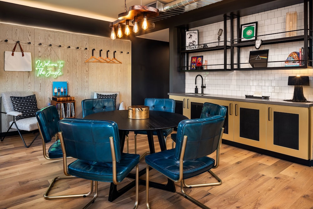 Moxy Madison Downtown - photo 34