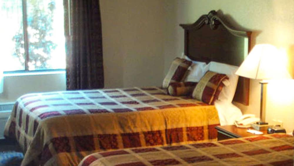 Western Motel Inn and Suites Hazlehurst - photo 13