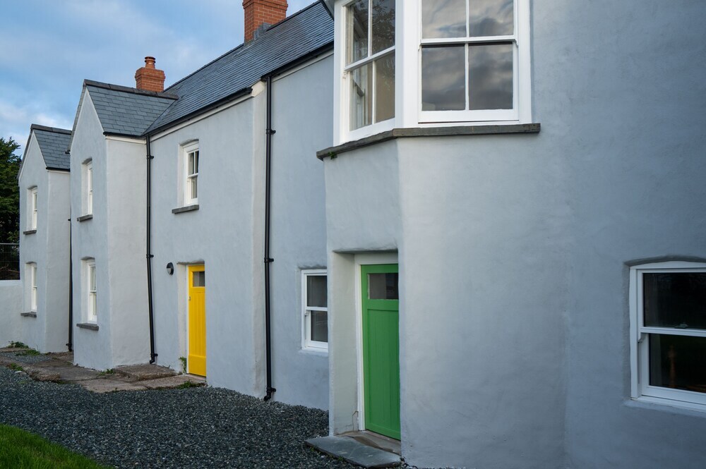 Brook Cottage 7 Bedroom Cottage Dale — 4-Star Luxury Hotel in Dale, United Kingdom