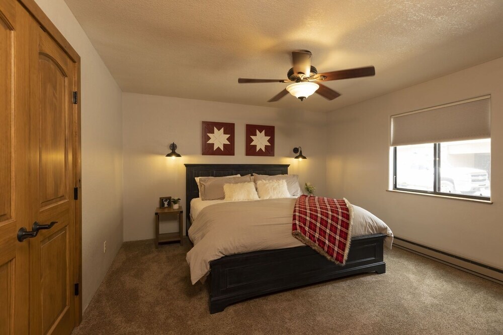 Purgatory Ge Studio Deluxe Studio Bedroom Hotel Room by Redawning Durango - photo 5