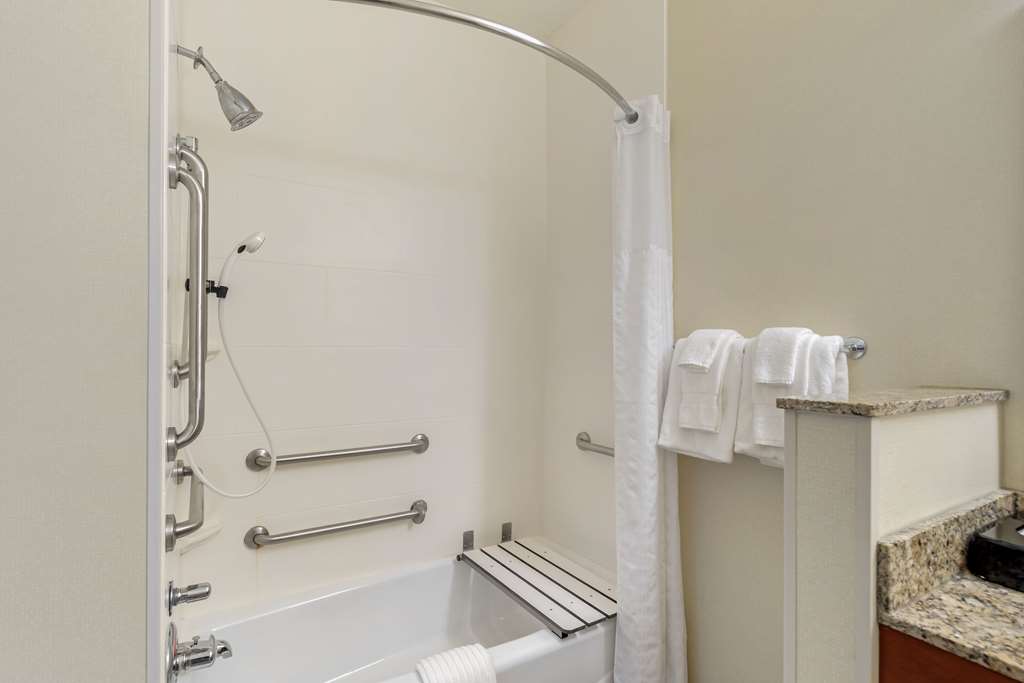 Comfort Suites Normal University area - photo 7