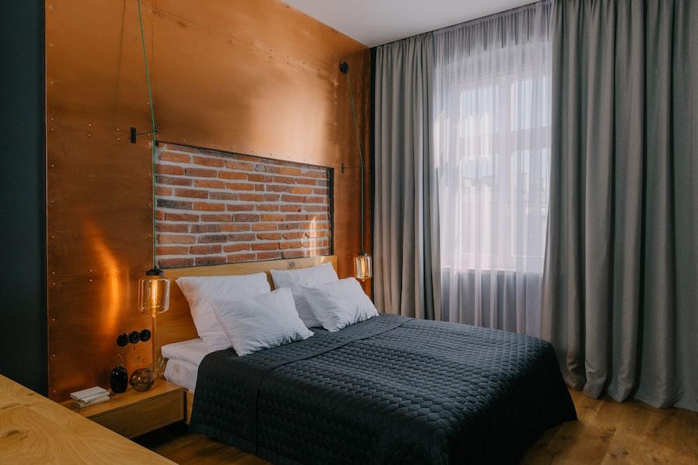 Willy Walls — 4-Star Luxury Hotel in Krakow, Poland