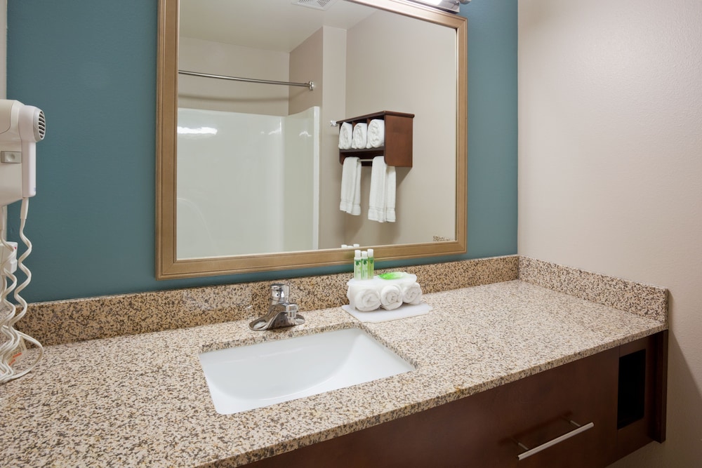 Holiday Inn Express Hotel & Suites St. Cloud by IHG - photo 23