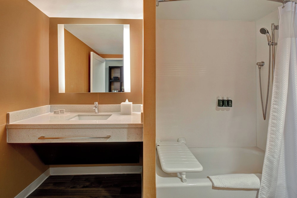 TownePlace Suites by Marriott Las Vegas Airport South - photo 25