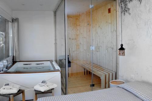 Tenuta l'Alba di Monte Matino Mobil Home — 4-Star Luxury Hotel in Otranto, Italy