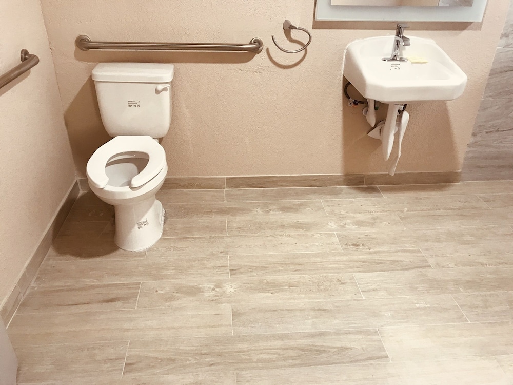 Tropical Inn & Suites - photo 33