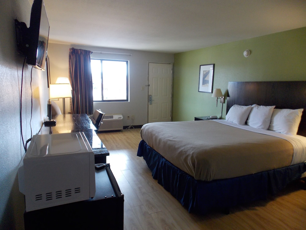 Augusta Best Inn - photo 12