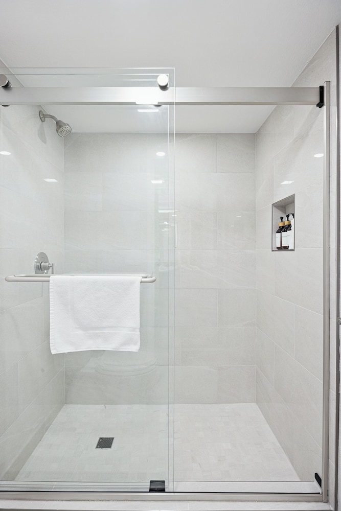 456 Embarcadero Inn & Suites - photo 52