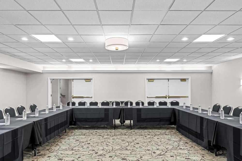 Best Western Plus Puyallup Hotel - photo 38