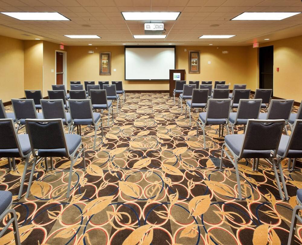 Holiday Inn Express Hotel & Suites Great Falls by IHG - photo 28