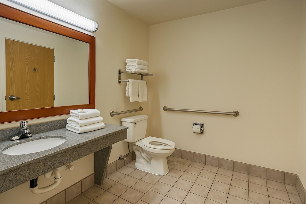 Creekside Inn & Suites - photo 33