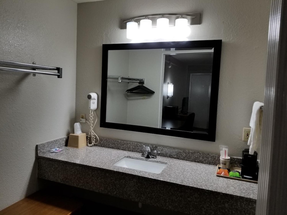 Hill Country Inn Marble Falls - photo 16