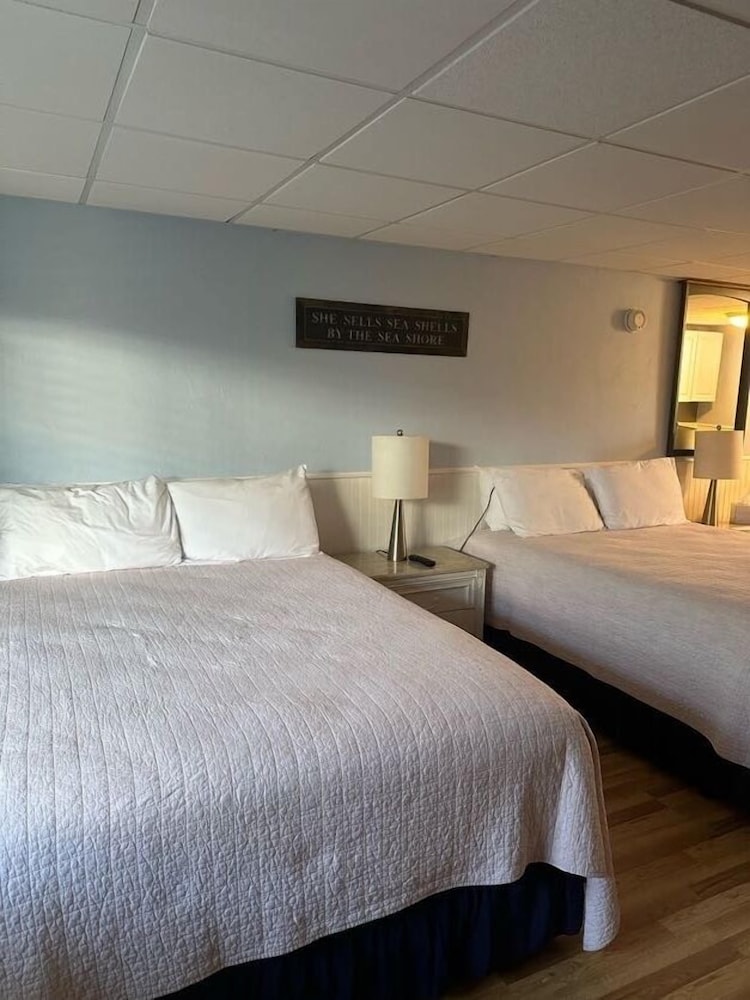 Vineyard Harbor Motel Private Beach - photo 183