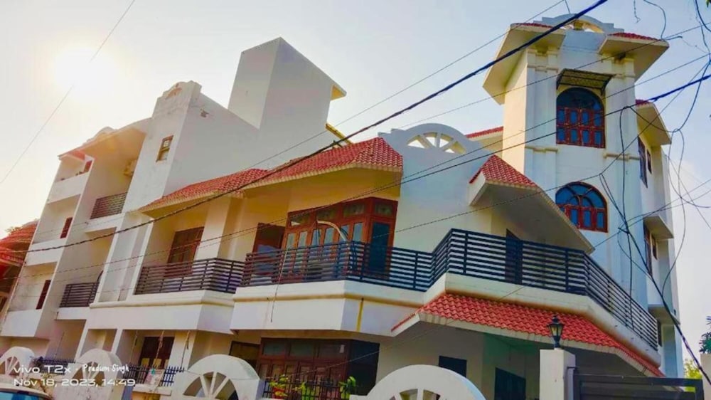 Maujis villa Hotel and guest house