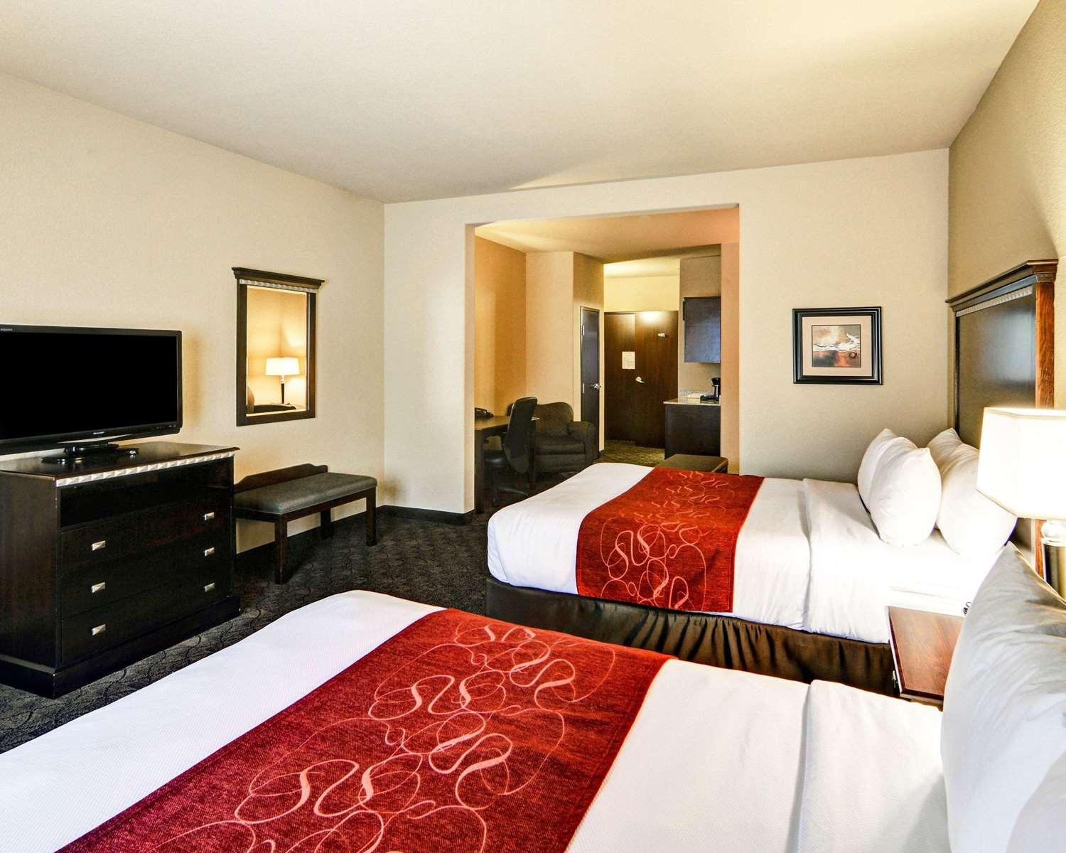 Comfort Suites Arlington - photo 14