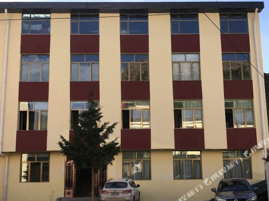 Langmusi Linjiang Holiday Hotel — Gannan