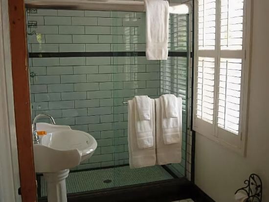 Jamestown Hotel - photo 7