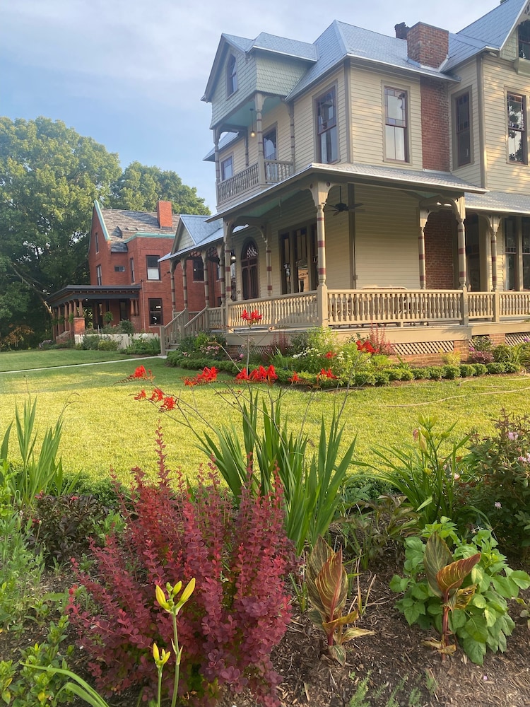 Summit Street Inns - photo 101