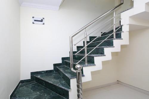 Hotel Royal Inn by OYO Rooms in Jabalpur, India