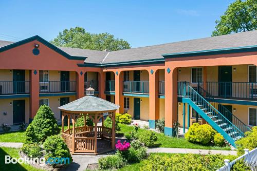 Bay Side Inn & Suites