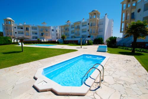 Tide 3 bedroom apartment within beautiful Nazaré complex — 4-Star Luxury Hotel in Nazare, Portugal