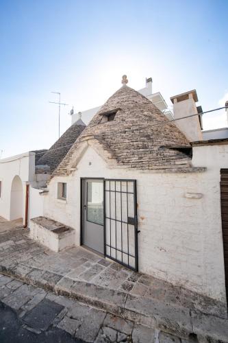 Trullo Arboris — 4-Star Luxury Hotel in Alberobello, Italy
