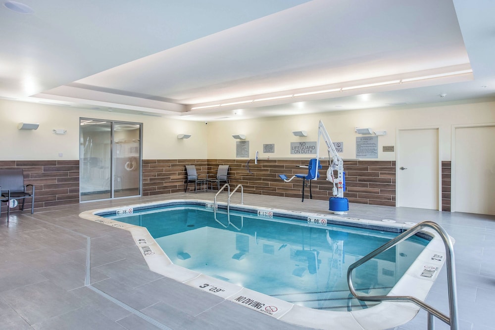 Fairfield Inn & Suites by Marriott Rolla - photo 18