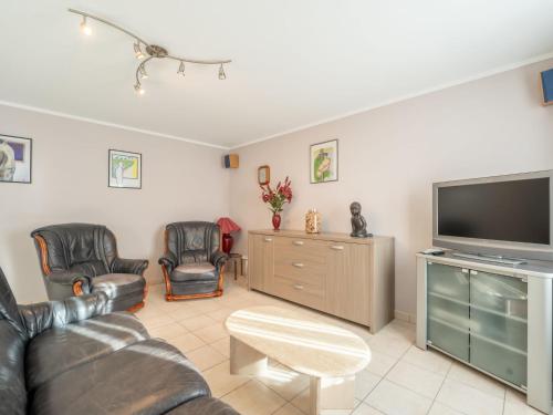 Holiday Home Vissershuisje 9 18 with parking by Interhome — 4-Star Luxury Hotel in Bredene, Belgium