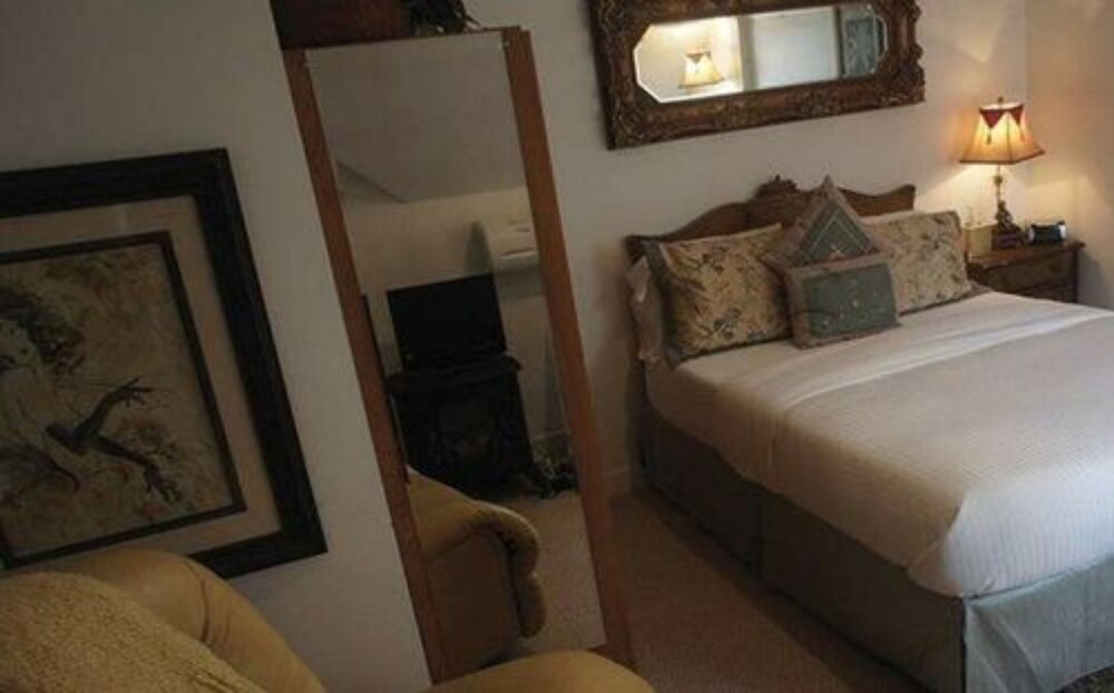 The Columbia Inn at Peralynna Manor - photo 20
