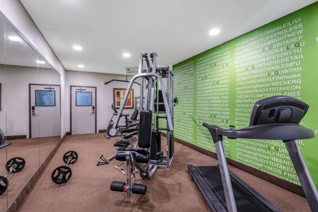La Quinta Inn & Suites by Wyndham Canton MS - photo 11