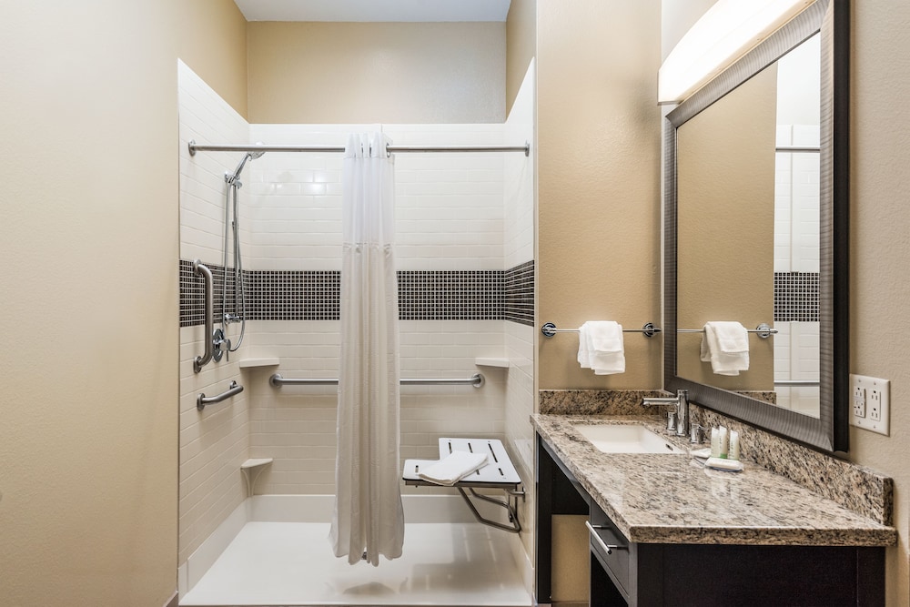 Staybridge Suites Eau Claire Altoona by IHG - photo 34