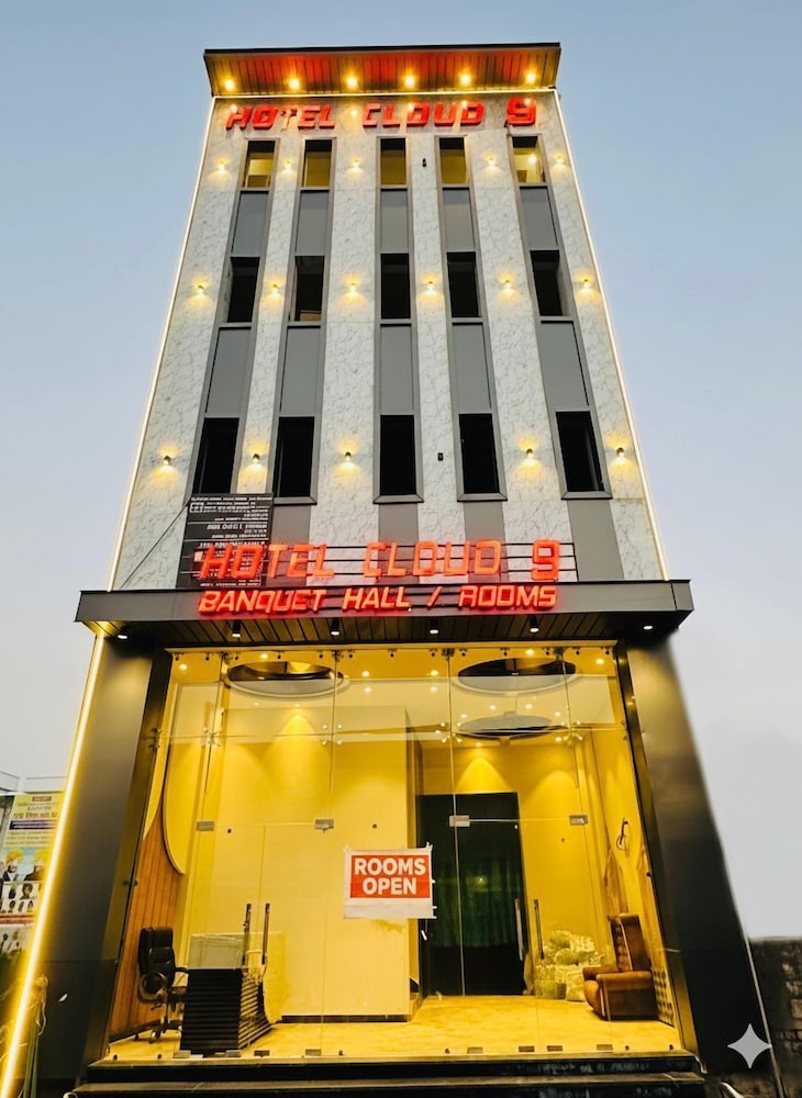Hotel Cloud 9 - carbon neutral hotel in Amritsar