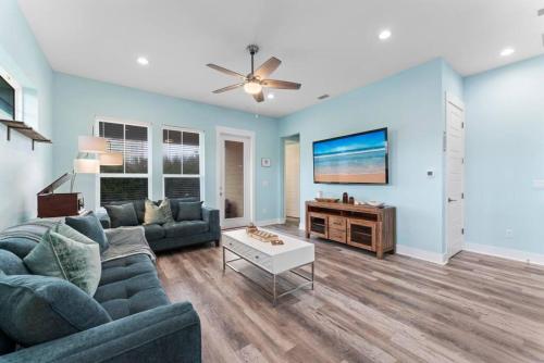Turquoise Turtle Hot Tub Beach Game room in Jacksonville, United States