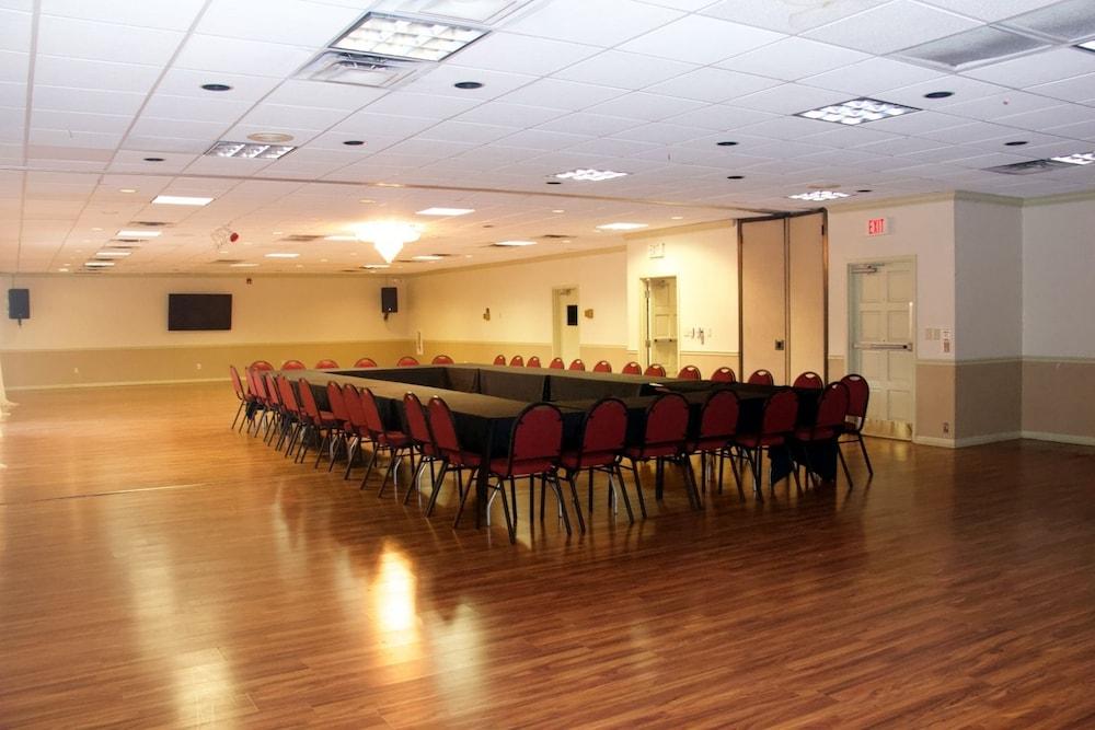 Winter Haven Gardens Inn - photo 15