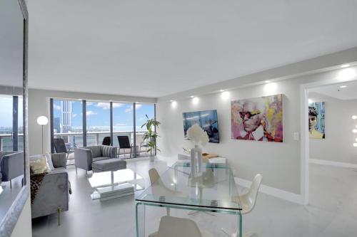 Superstar Penthouse with Water and Park Views — 4-Star Luxury Hotel in Miami, United States
