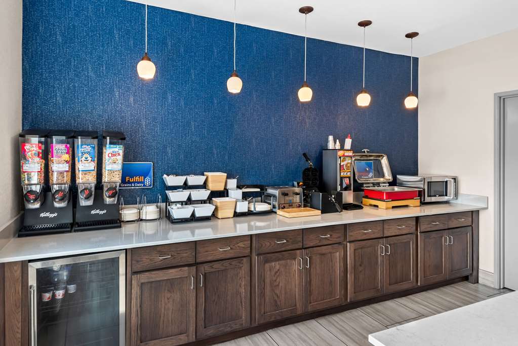 Best Western Ottumwa Inn & Suites - photo 5