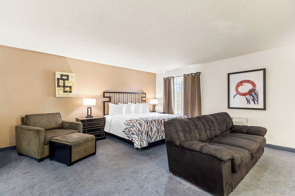 Red Roof Inn Ridgecrest - photo 21