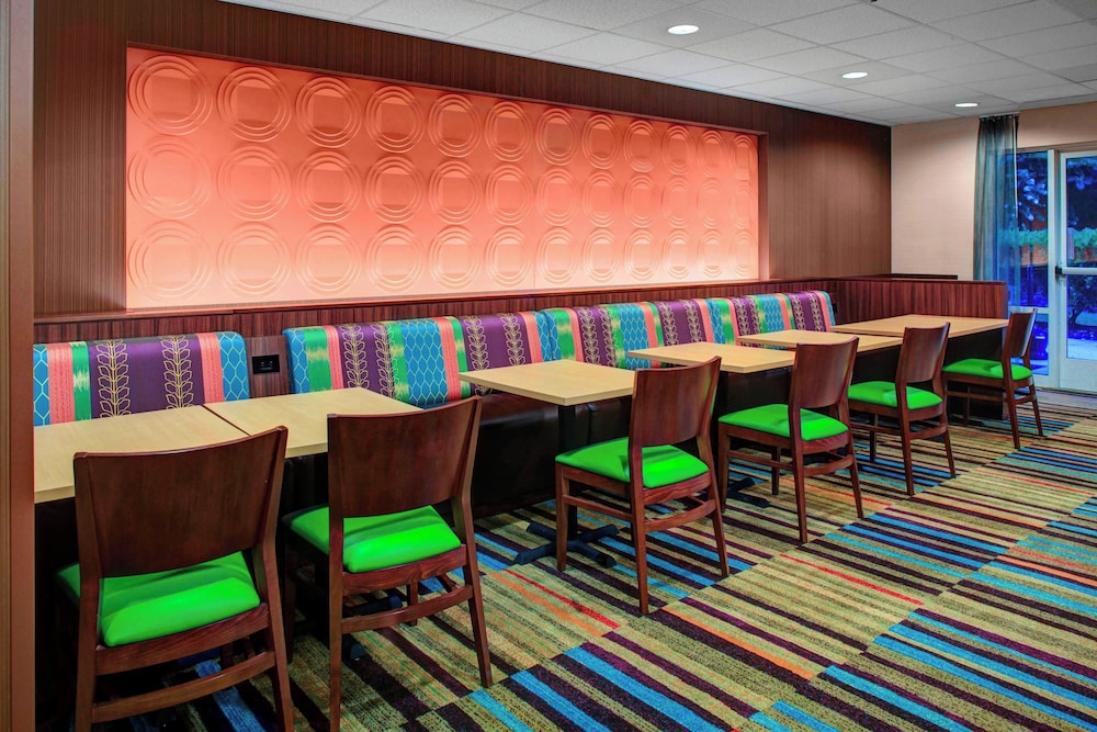 Fairfield by Marriott Inn & Suites Emporia I 95 - photo 28