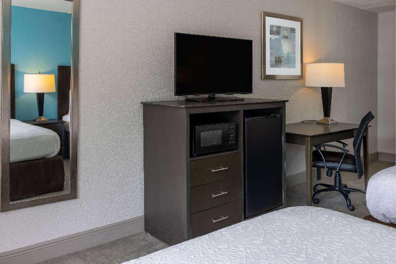 Travelers Inn - photo 27