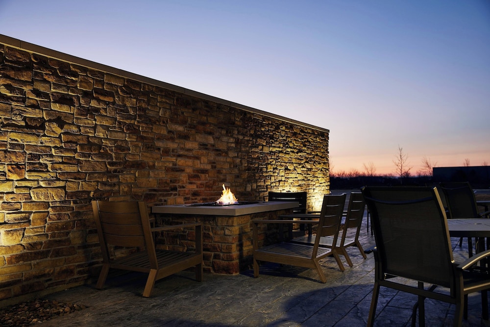 Fairfield Inn & Suites by Marriott Sheboygan - photo 16