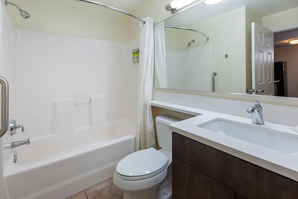 Candlewood Suites Kalamazoo Se by IHG - photo 17